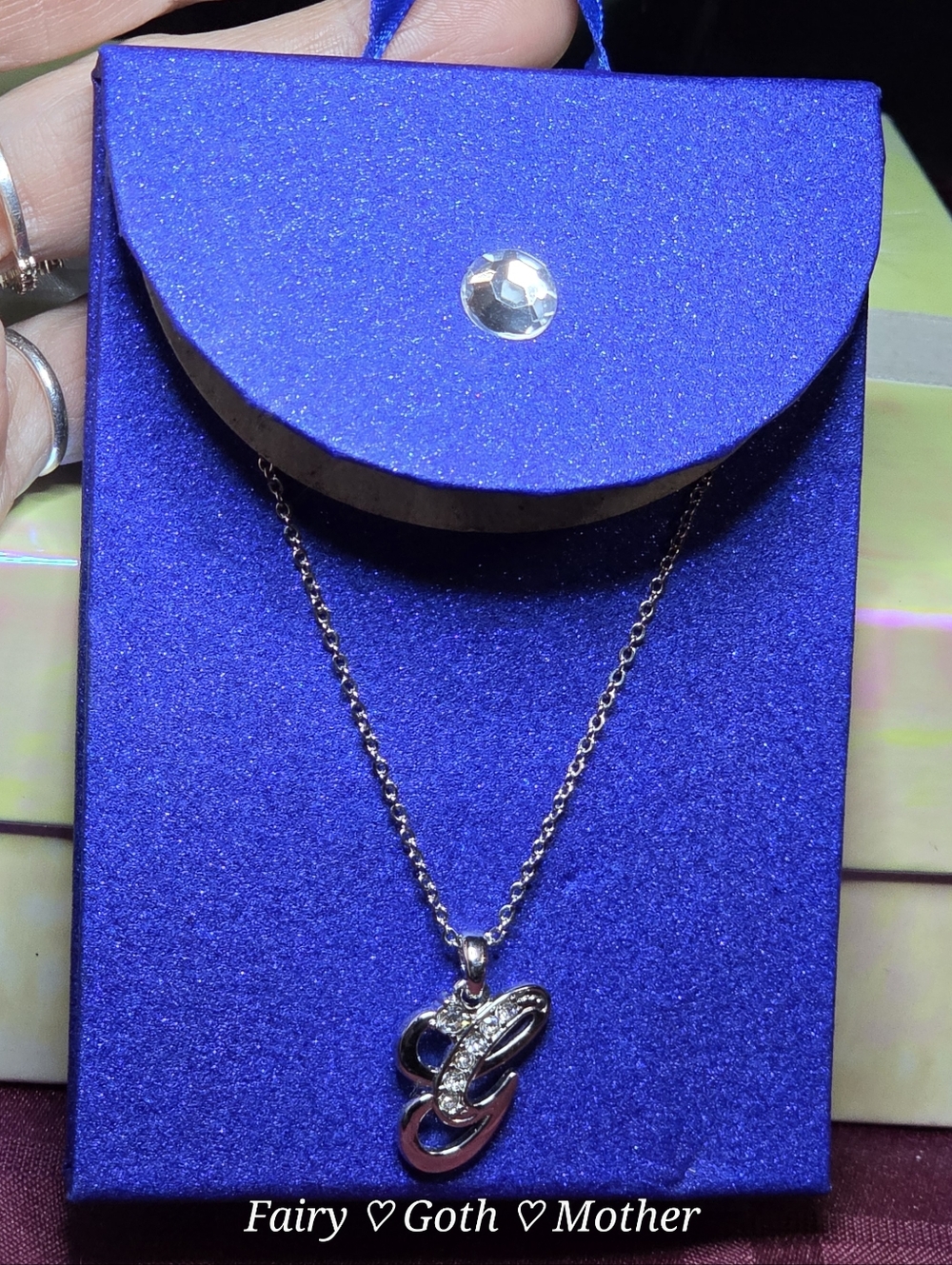 New Lovely Scripted Letter G Necklace w/Pretty Display Case